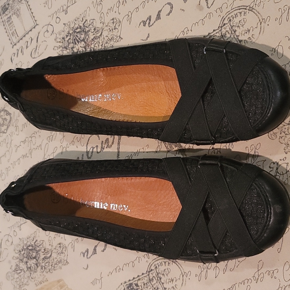 BMbernie mev. Black Size 39 European  Size 7.5 US SHOES